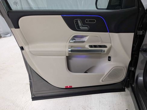 Used 2025 Mercedes-Benz GLB 250 GLB 250 image 23