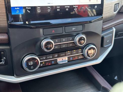 Used 2023 Ford Expedition Limited image 27