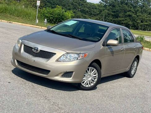 Used 2010 Toyota Corolla LE FWD image 1