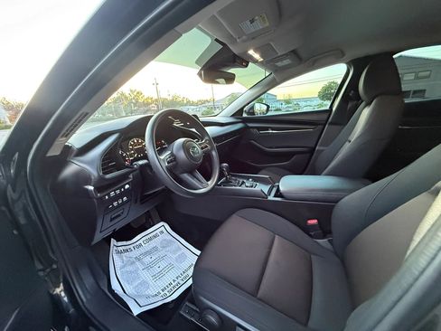 Used 2022 MAZDA MAZDA3 Sedan FWD image 11