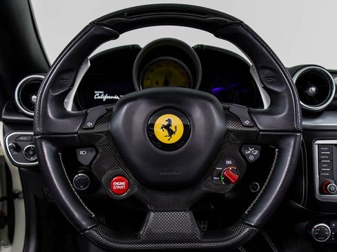 Certified 2017 Ferrari California T image 4