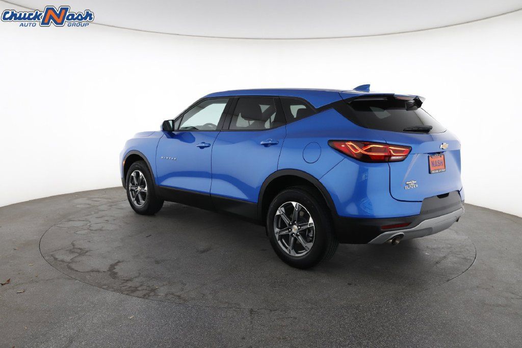Certified 2026 Chevrolet Blazer LT FWD image 9