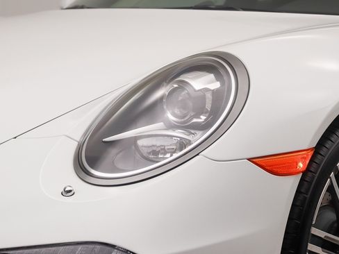 Used 2015 Porsche 911 Carrera 4S AWD/4WD image 9