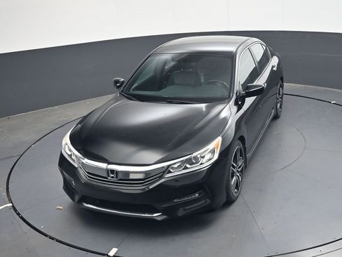 Used 2017 Honda Accord Sport Special Edition image 18