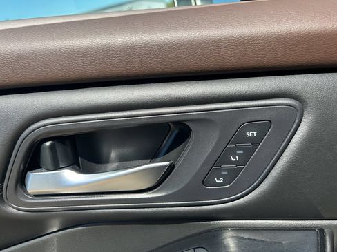 Used 2023 Nissan Rogue SL w/ SL Premium Package FWD image 9