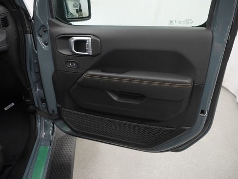 New 2026 Jeep Wrangler Unlimited Sahara AWD/4WD image 33