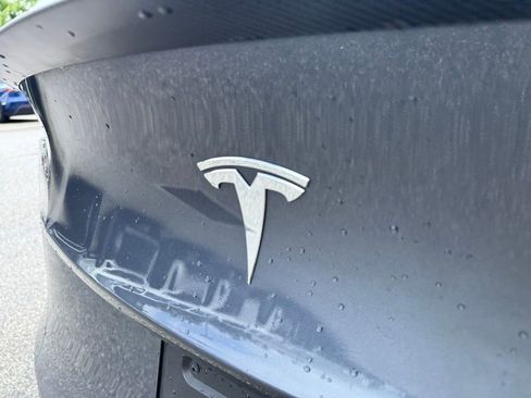 Used 2023 Tesla Model Y Performance image 12
