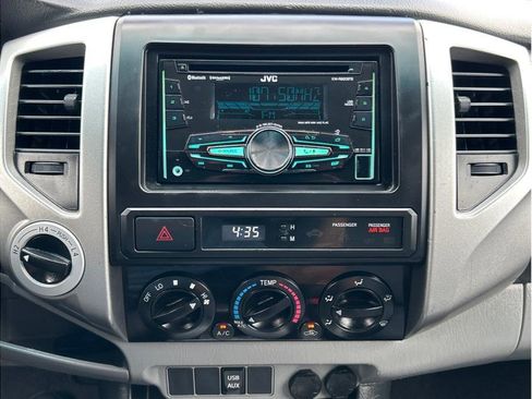 Used 2014 Toyota Tacoma 4x4 Double Cab image 17