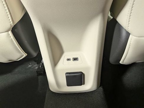 Used 2023 Buick Envision Avenir FWD image 30