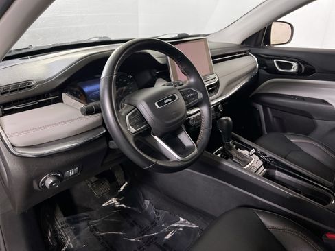 Used 2022 Jeep Compass Limited w/ Sun and Sound Group AWD/4WD image 9