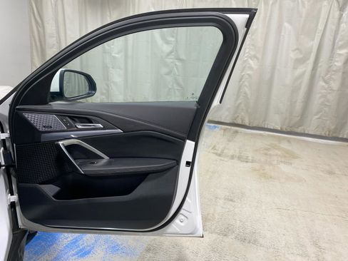 Used 2025 BMW X2 xDrive28i w/ Premium Package image 22