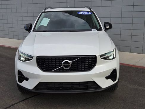 Certified 2024 Volvo XC40 B5 Core AWD/4WD image 8