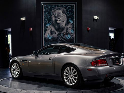 Used 2003 Aston Martin Vanquish RWD image 16