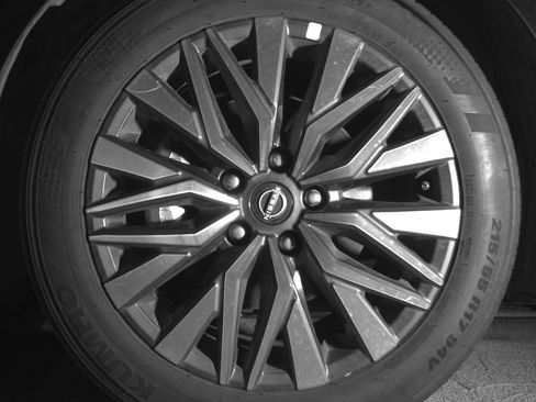 Used 2025 Nissan Altima 2.5 SV image 12