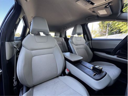 Used 2024 Nissan Ariya AWD image 4