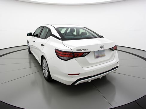 Used 2025 Nissan Sentra S image 6