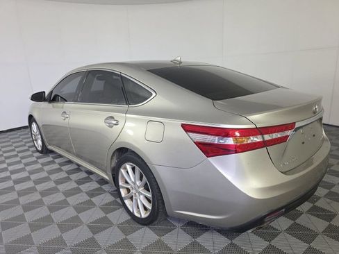 Used 2013 Toyota Avalon Limited FWD image 3
