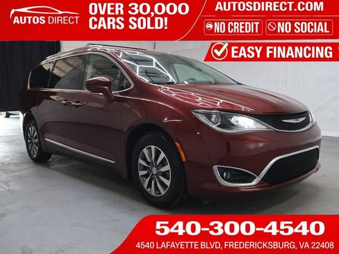 Used 2020 Chrysler Pacifica Touring-L Plus FWD image 1