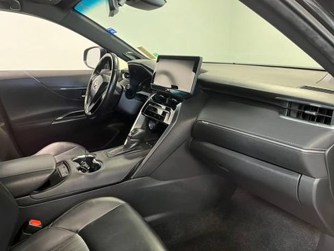 Used 2021 Toyota Venza XLE w/ Carpet Mat Package (TMS) AWD/4WD image 11