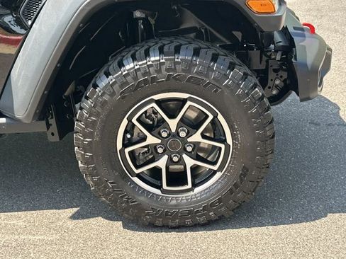 Certified 2025 Jeep Gladiator Rubicon w/ Safety Group AWD/4WD image 14
