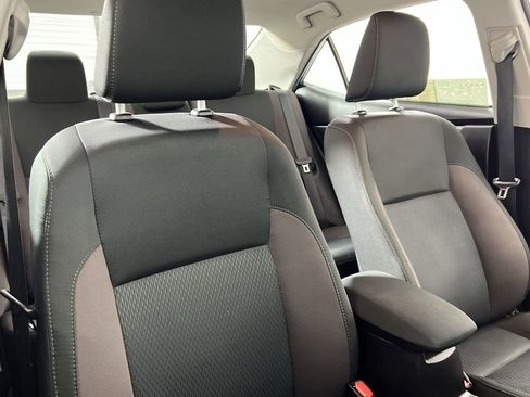 Used 2019 Toyota Corolla LE image 21