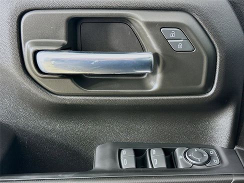 Used 2022 Chevrolet Silverado 1500 Custom image 17