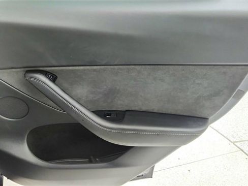 Used 2024 Tesla Model Y Long Range image 27