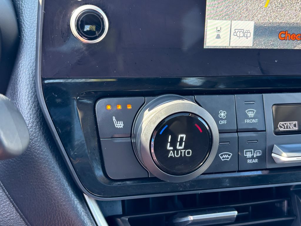 Used 2025 Toyota Grand Highlander AWD image 24