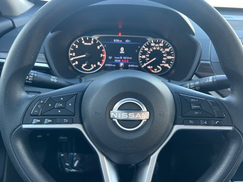 Used 2024 Nissan Altima 2.5 SV image 24