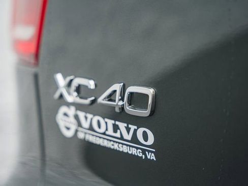 Used 2026 Volvo XC40 B5 Ultra w/ Protection Package Premier image 9