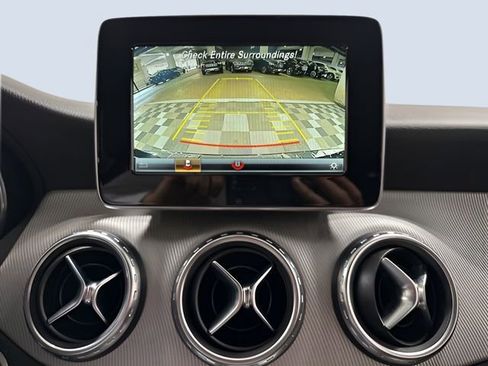 Used 2017 Mercedes-Benz GLA 250 4MATIC image 25