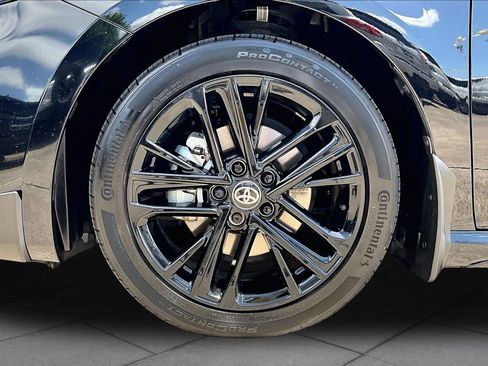 Used 2025 Toyota Camry SE w/ Convenience Package FWD image 11