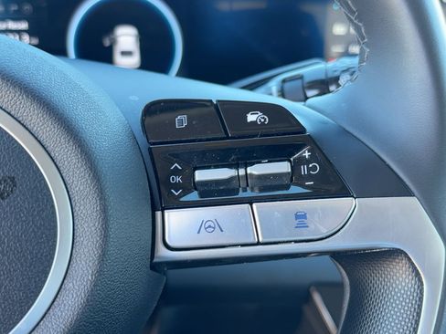 Used 2025 Hyundai Elantra SEL image 19