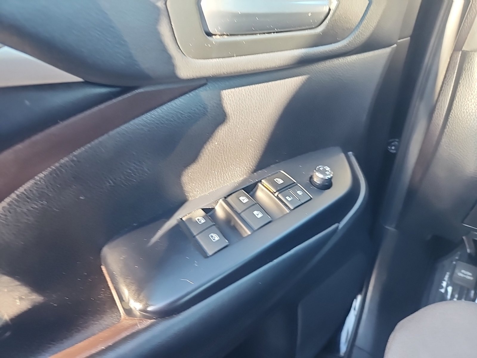 Used 2019 Toyota Highlander XLE AWD/4WD image 32