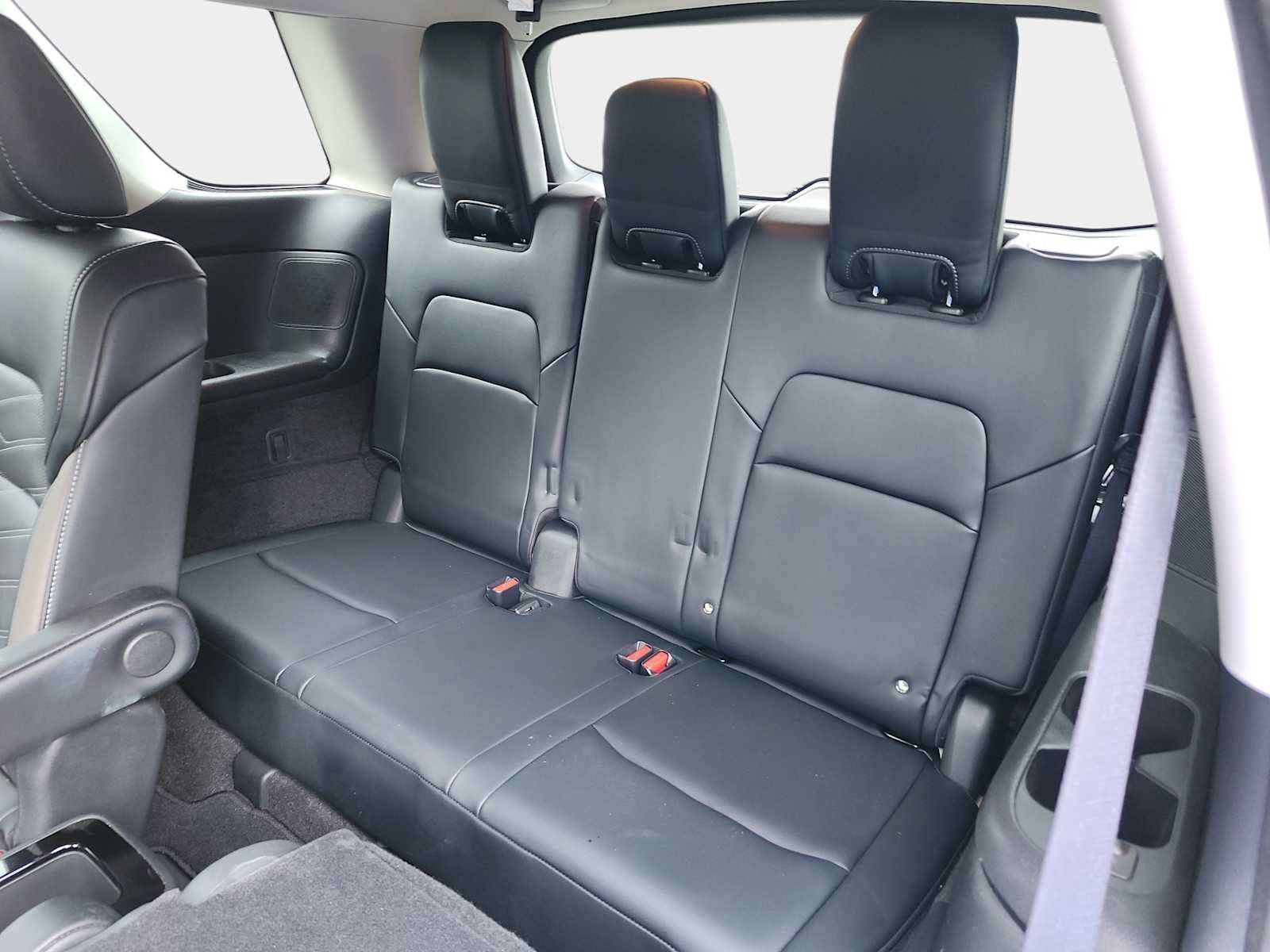 Used 2023 Nissan Pathfinder Platinum AWD/4WD image 16