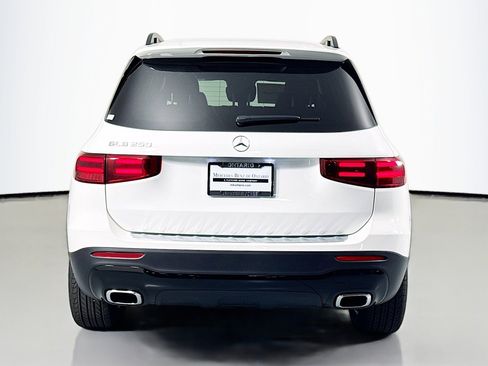 New 2026 Mercedes-Benz GLB 250 image 3