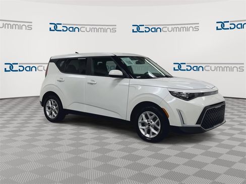 Used 2023 Kia Soul LX w/ Option Group 015 image 2