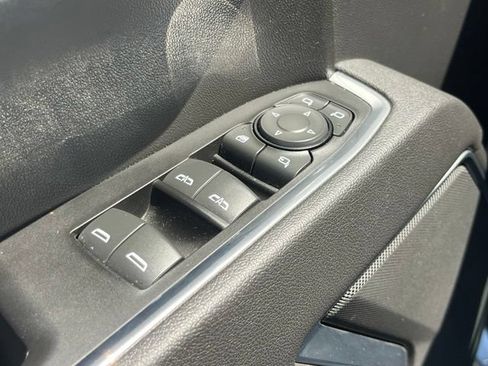 Used 2025 GMC Sierra 1500 SLT AWD/4WD image 10