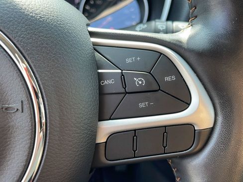 Used 2020 Jeep Compass Latitude w/ Popular Equipment Group AWD/4WD image 21