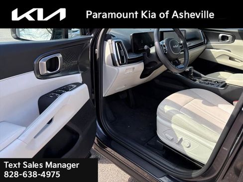 Used 2025 Kia Sorento S w/ Panoramic Sunroof Package image 18