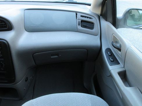 Used 2002 Ford Windstar LX image 34