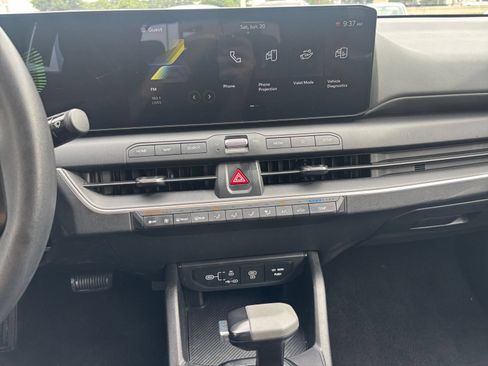 Used 2025 Kia K4 FWD image 17