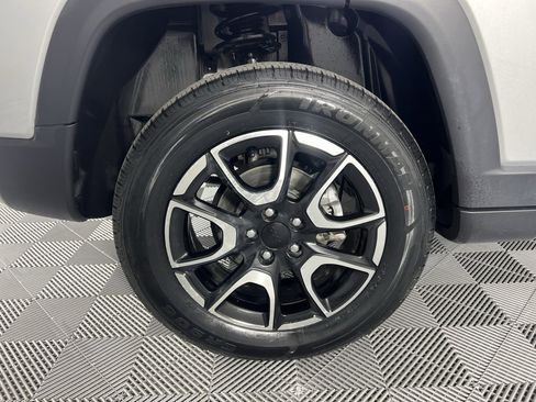 Used 2024 Jeep Compass Trailhawk image 30