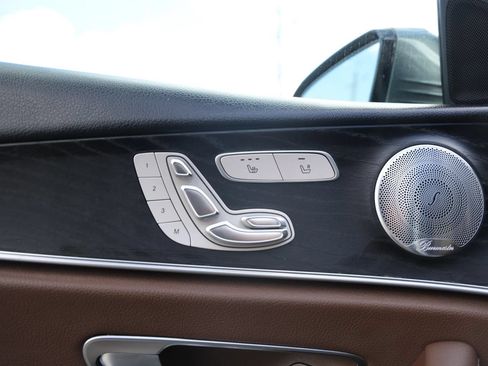 Used 2018 Mercedes-Benz E 300 4MATIC image 30