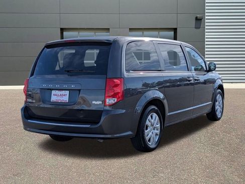 Used 2019 Dodge Grand Caravan SE FWD image 5