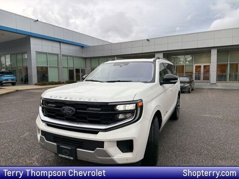 Used 2025 Ford Expedition Platinum w/ Driver's Package image 1