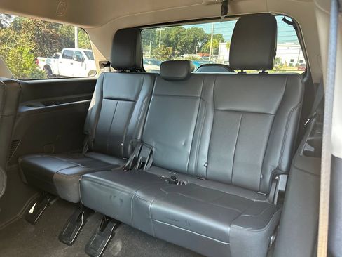 Used 2024 Ford Expedition XLT RWD image 15