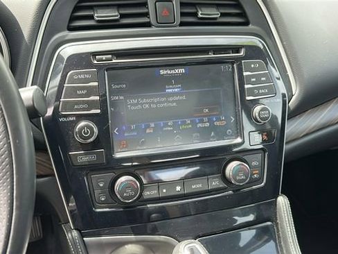Used 2018 Nissan Maxima Platinum FWD image 16