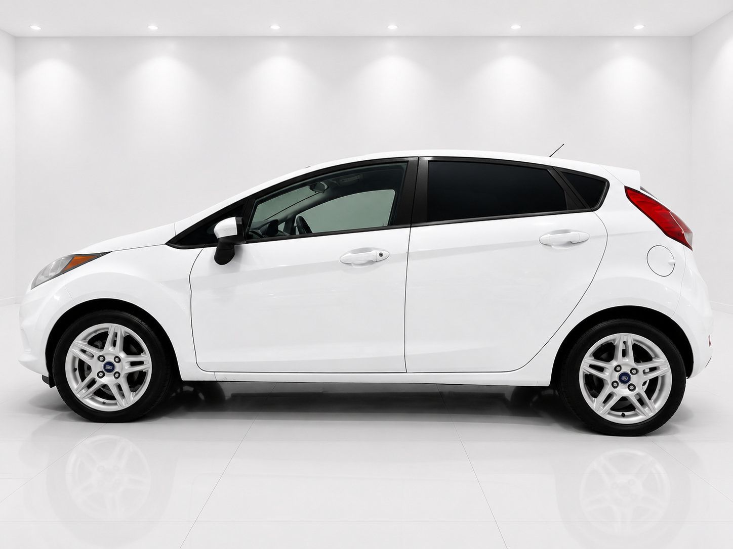 Used 2019 Ford Fiesta SE FWD image 3
