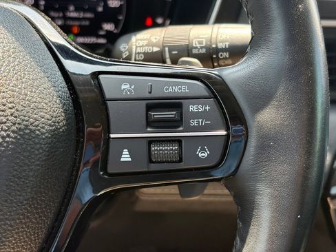 Used 2024 Honda Pilot Elite image 36